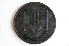 (Wo)manhole cover